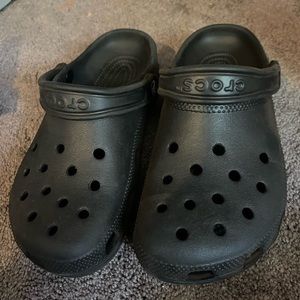 black crocs